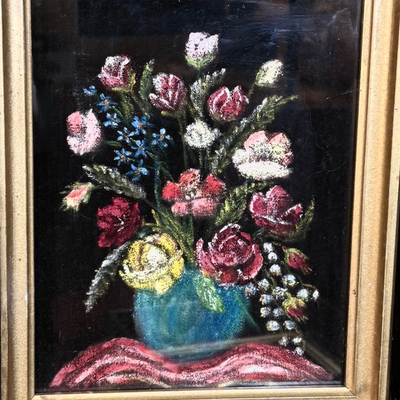 Vintage 1960s bouquet painting on velvet, thick oversized wood framed - Picture 2 of 5